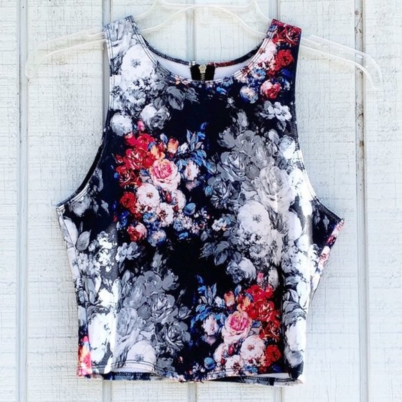 A&F | Floral BW & Color Zipped Crop Top - Picture 7 of 8